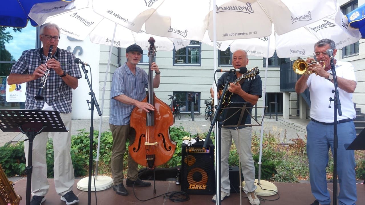 Jazz-Matinee vor dem Kulturhaus Kehl